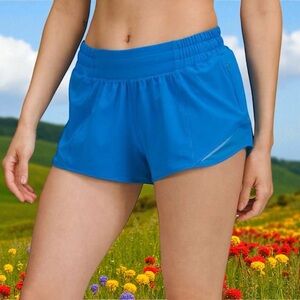Lululemon Hotty Hot Low-Rise Lined Short 2.5” in Poolside Sz 10